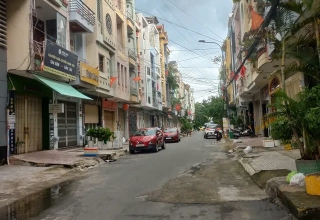 Bán Nhà Đường Nguyễn Hữu Cảnh - Vị trí đắc địa gần Landmark 81 Chỉ 13,5 Tỷ. 